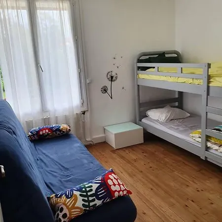 Apartment , 6 Personnes, Centre-ville, A Pied *